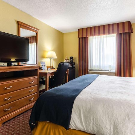 Rodeway Inn & Suites Jacksonville Near Camp Lejeune Kültér fotó