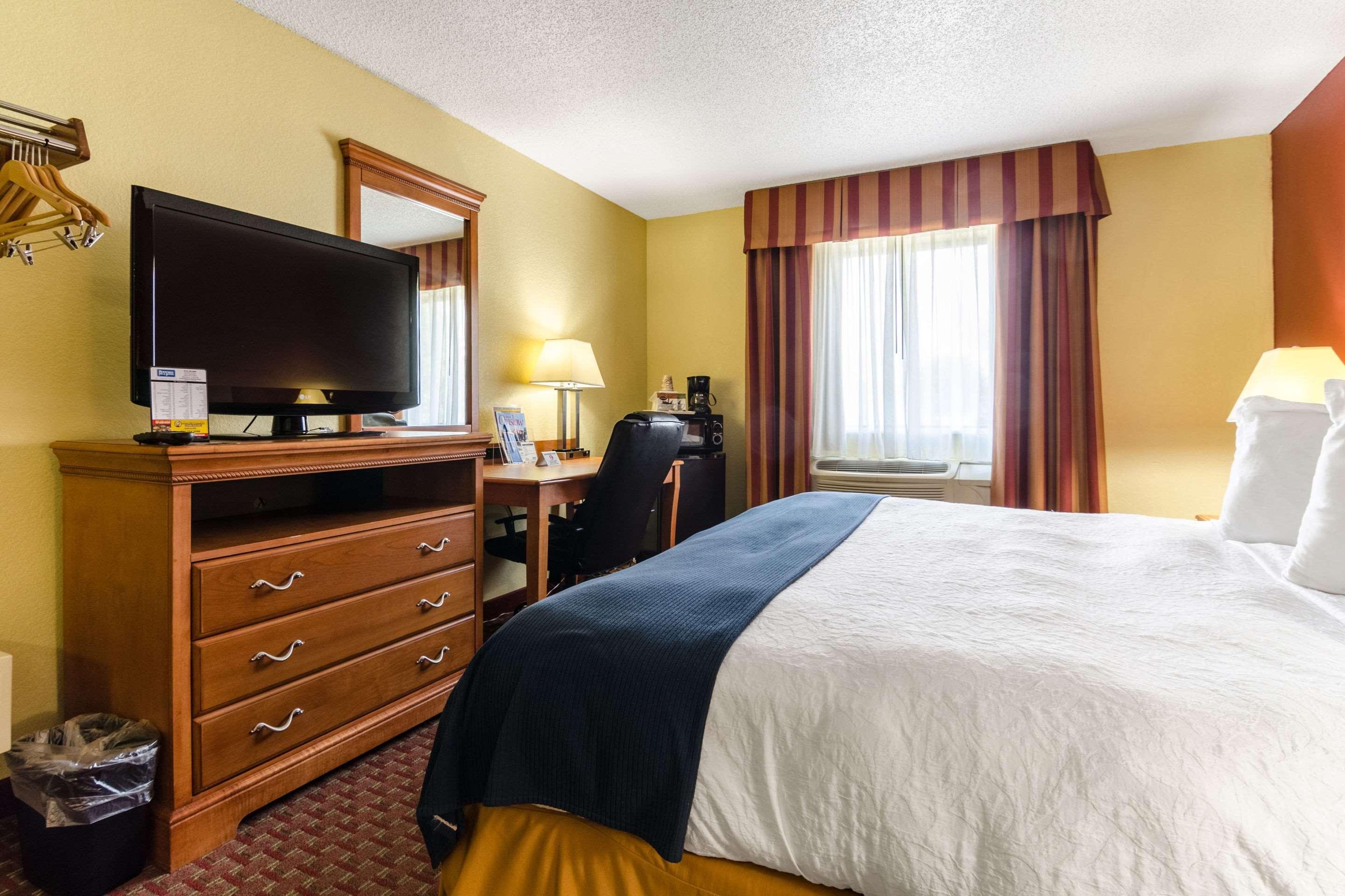 Rodeway Inn & Suites Jacksonville Near Camp Lejeune Kültér fotó