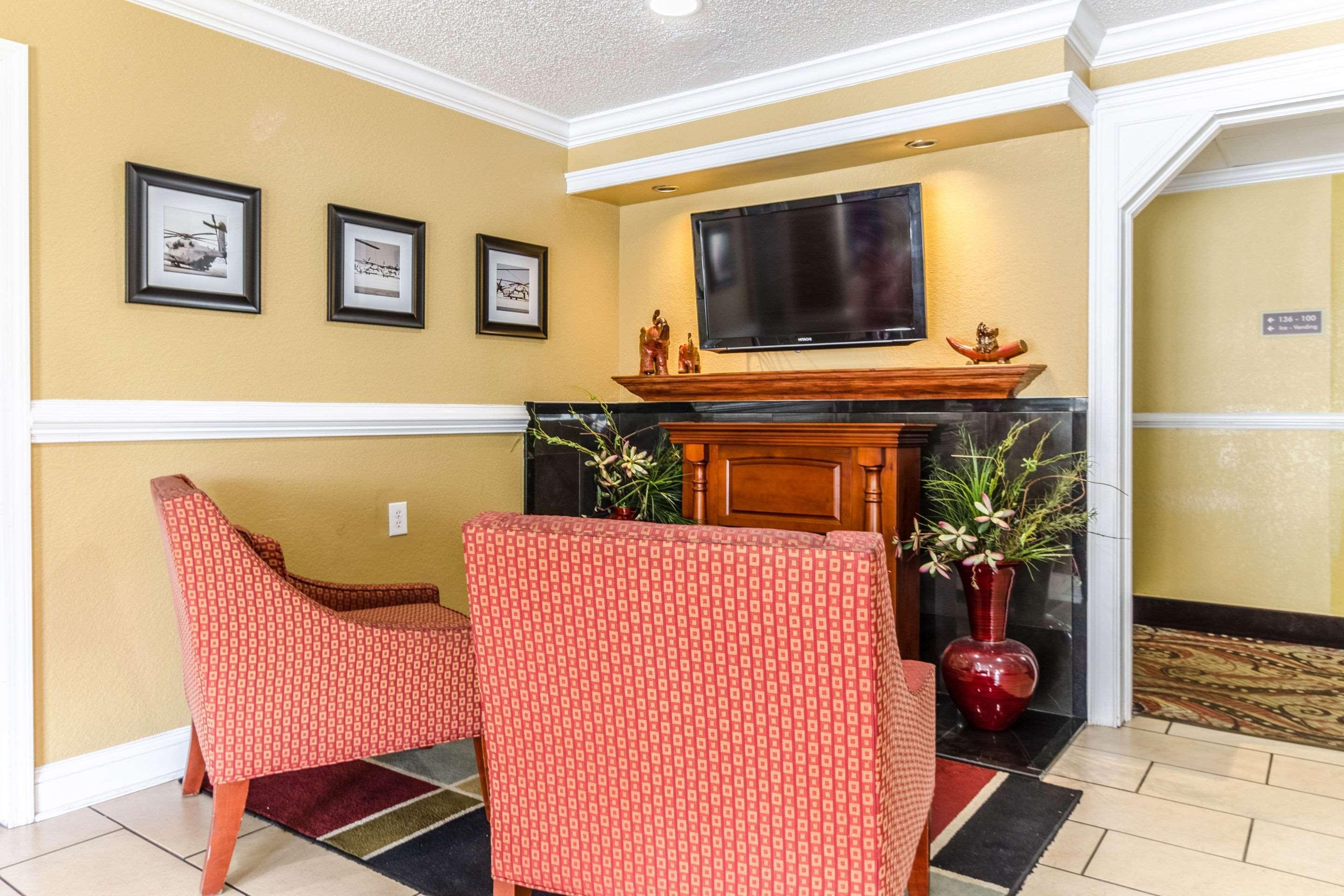Rodeway Inn & Suites Jacksonville Near Camp Lejeune Kültér fotó