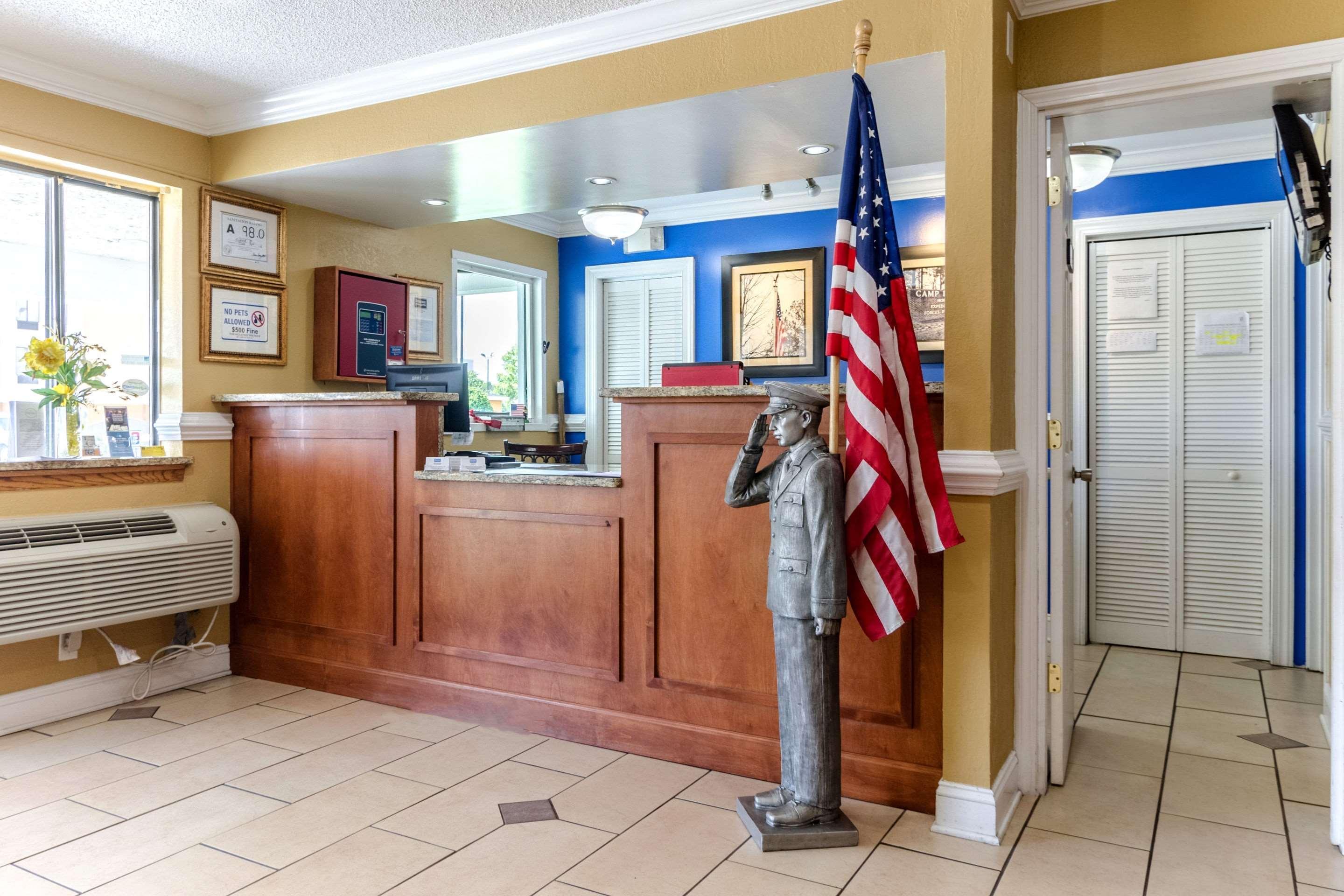 Rodeway Inn & Suites Jacksonville Near Camp Lejeune Kültér fotó