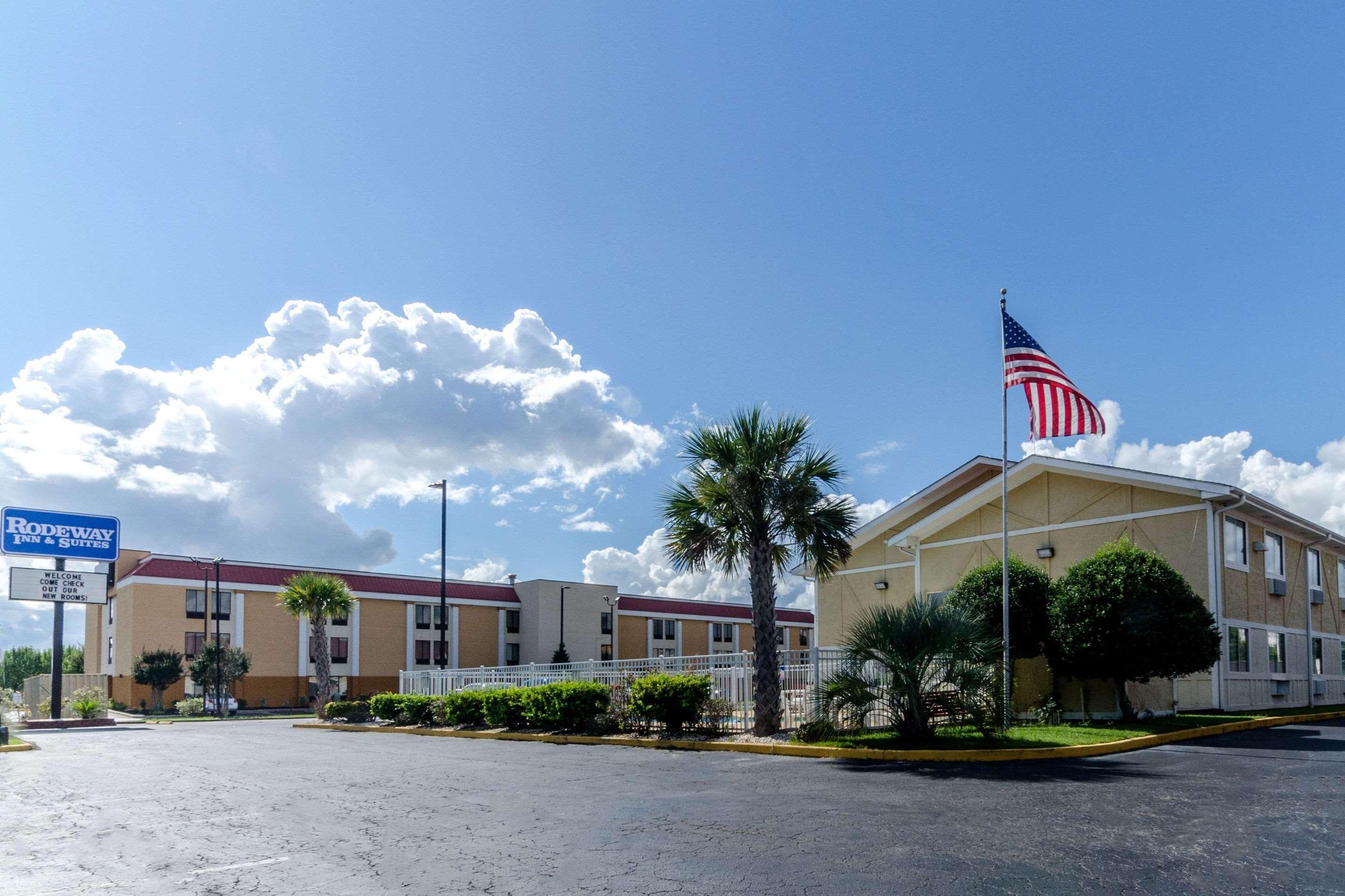 Rodeway Inn & Suites Jacksonville Near Camp Lejeune Kültér fotó